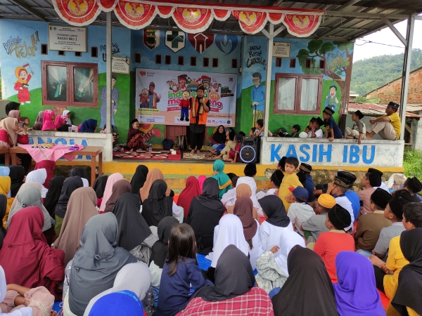 Rumah Zakat Sukses Gelar Road to Indonesia Mendongeng di Desa Sukajaya Lempasing