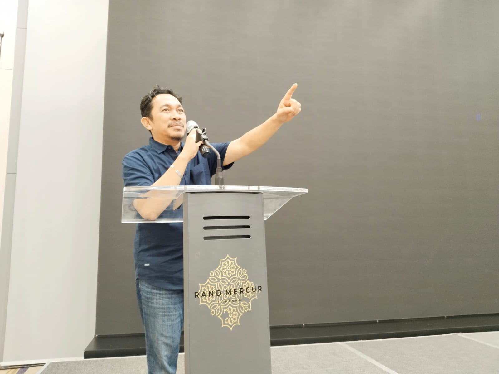 Trotoar Keramik Bandar Lampung Viral, Pemkot Janji Ganti, Gepak Soroti Proses Perencanaan