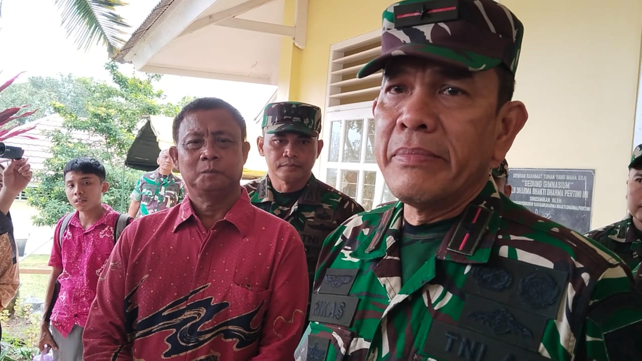 Korem 043/Gatam Gelar Makan Siang Bergizi Bersama Siswa SLB Dharma Bakti