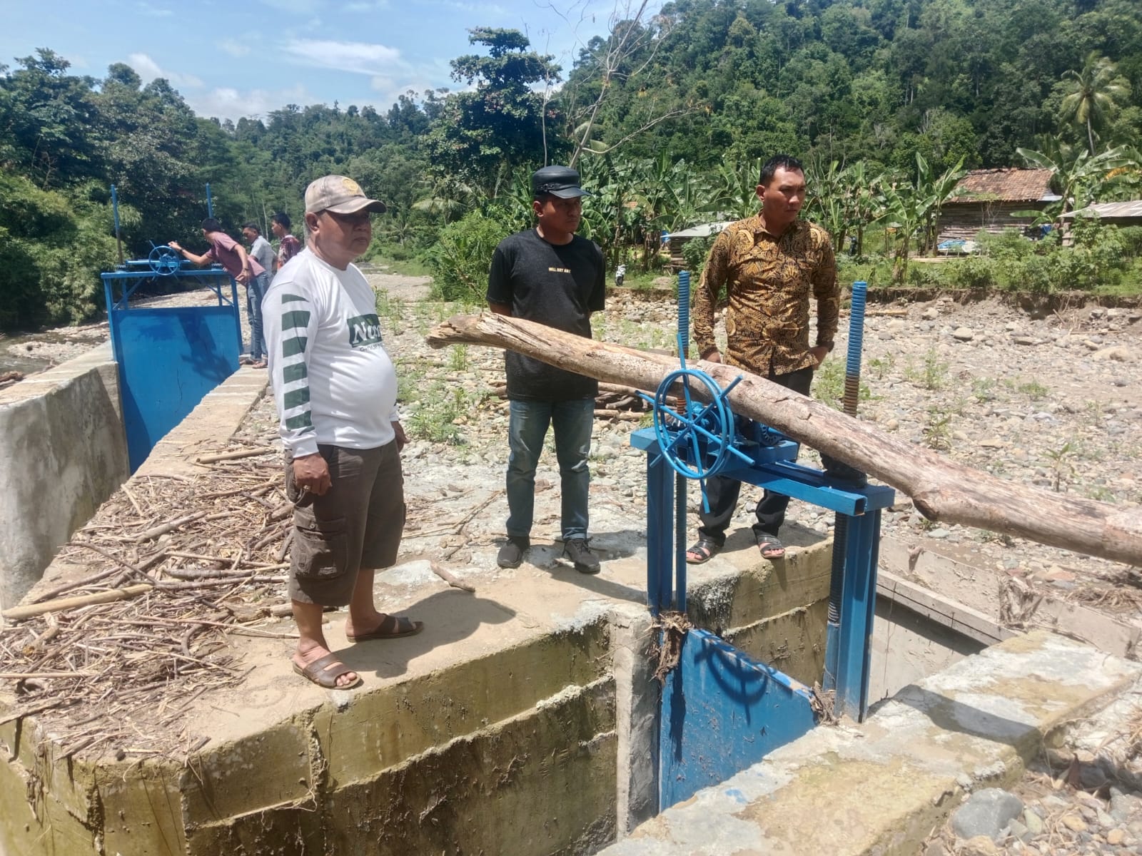 Banjir Rusak Pintu Air Way Pihabung, Kakon Sukabanjar Gerak Cepat