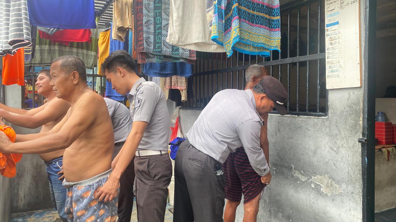 Razia Kamar Hunian di Rutan Krui, Ditemukan Sejumlah Barang Terlarang