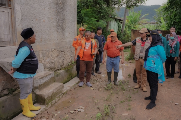 Eva Dwiana Temukan Penyebab Banjir: Perusahaan Tutup Aliran Sungai