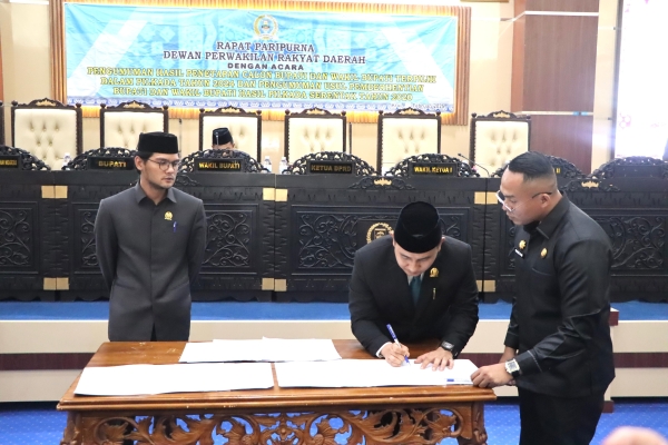 DPRD Pesisir Barat Umumkan Pergantian Kepemimpinan Daerah dalam Rapat Paripurna