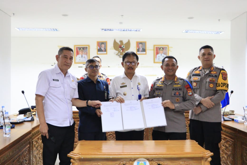 Pemkab Pesisir Barat Hibahkan Lahan untuk Pembangunan Fasilitas Publik