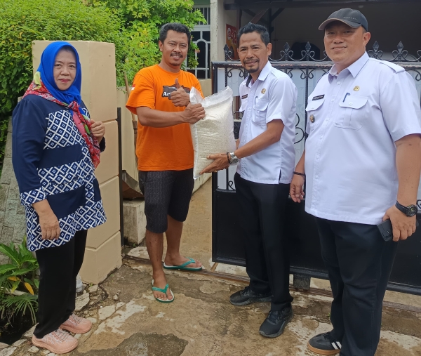 Pemkot Bandar Lampung Salurkan Bantuan Beras untuk Korban Banjir