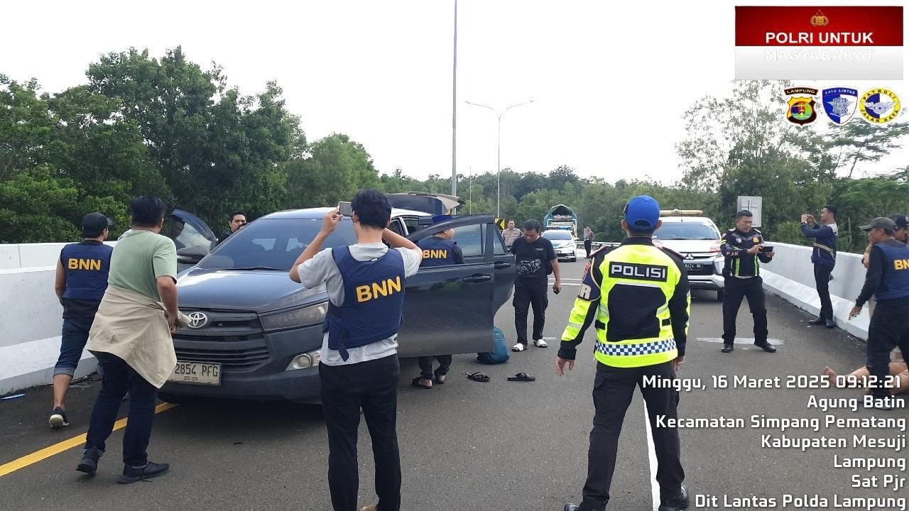 BNNP dan PJR Polda Lampung Gagalkan Penyelundupan 15 Kg Sabu di Tol Terpeka