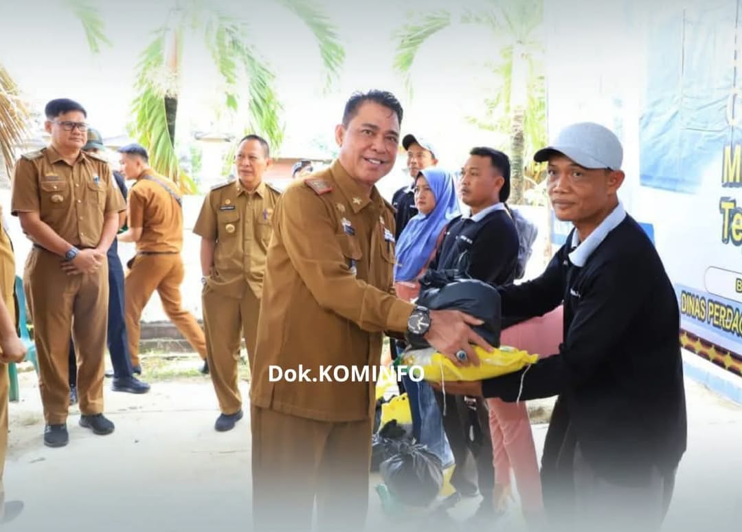 Unik, Pemkab Tulang Bawang Antar Paket Sembako Pasar Murah Langsung ke Rumah Warga