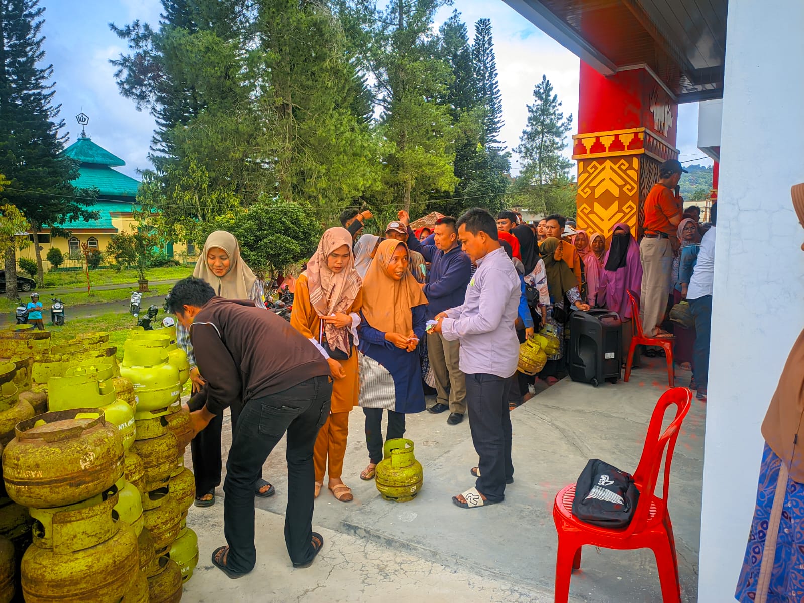 Pemkab Lambar Gelar Operasi Pasar Gas 3 Kg Jelang Idul Fitri