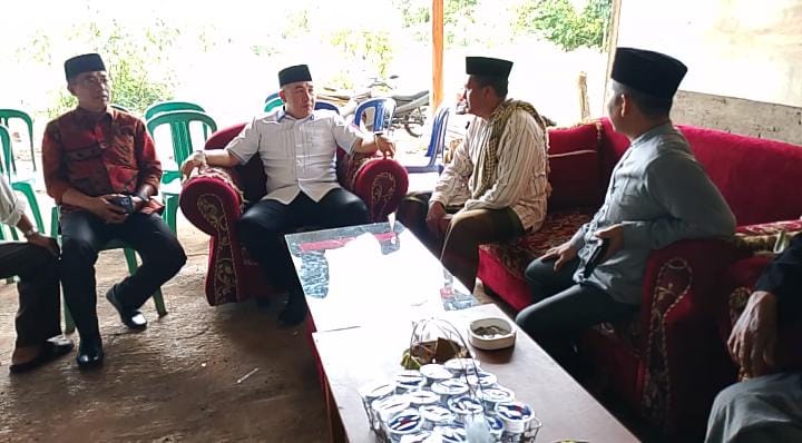 Bupati Pesawaran Sampaikan Belasungkawa atas Meninggalnya Orang Tua KH Endang Zaenal Khaidir
