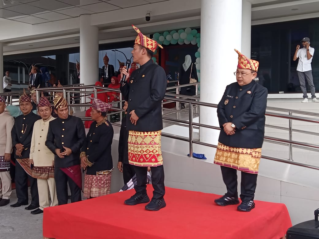 Pentas Budaya Meriahkan HUT Ke-12 Pesisir Barat, Bupati Ajak Lestarikan Warisan Leluhur