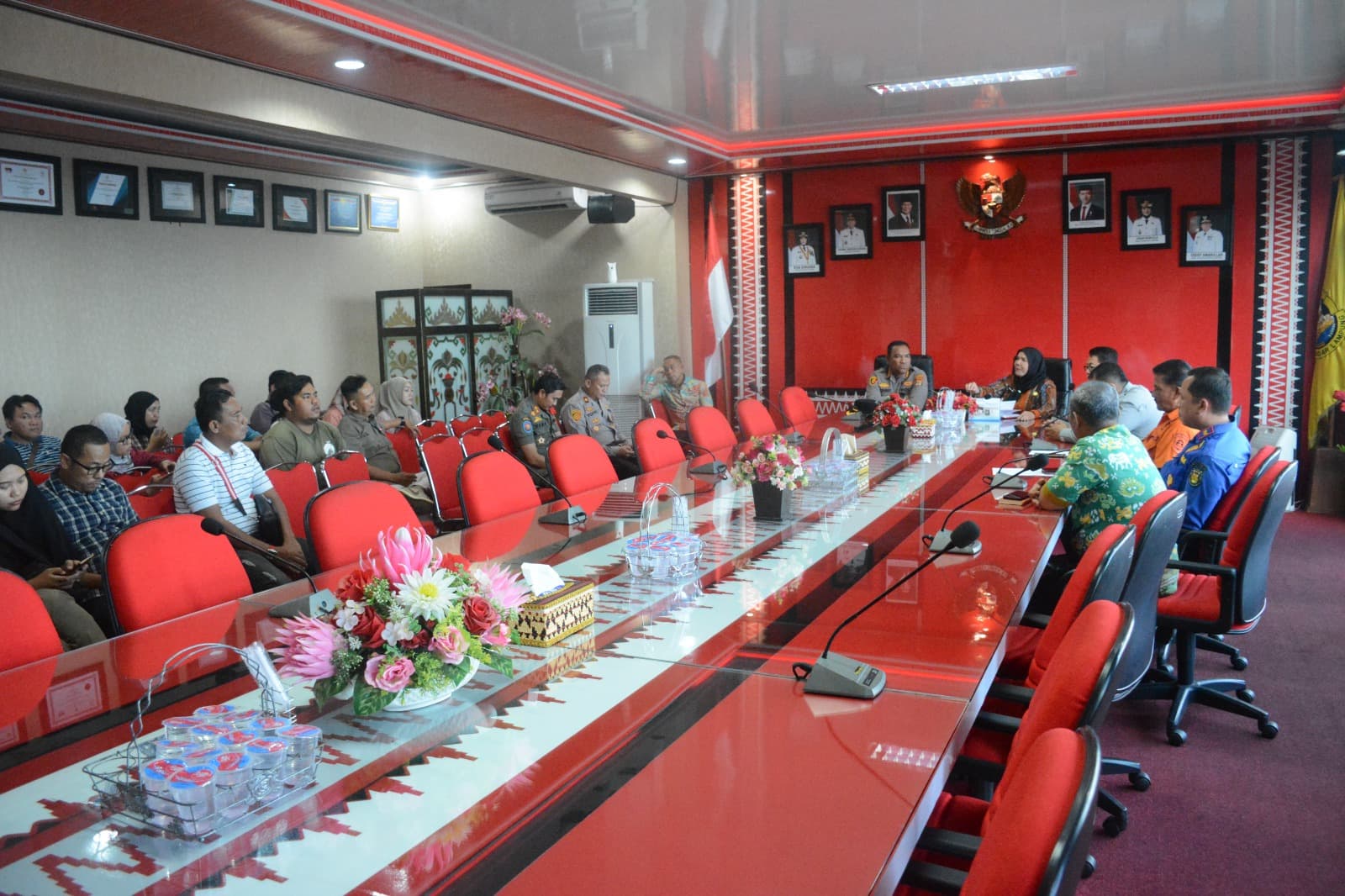 Eva Dwiana Siap Dialog Soal Banjir, Massa Aksi Justru Bubar