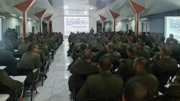 Paspers Brigif 4 Mar/BS Bekali Peserta SPPI dengan Bela Negara dan Sejarah Bangsa