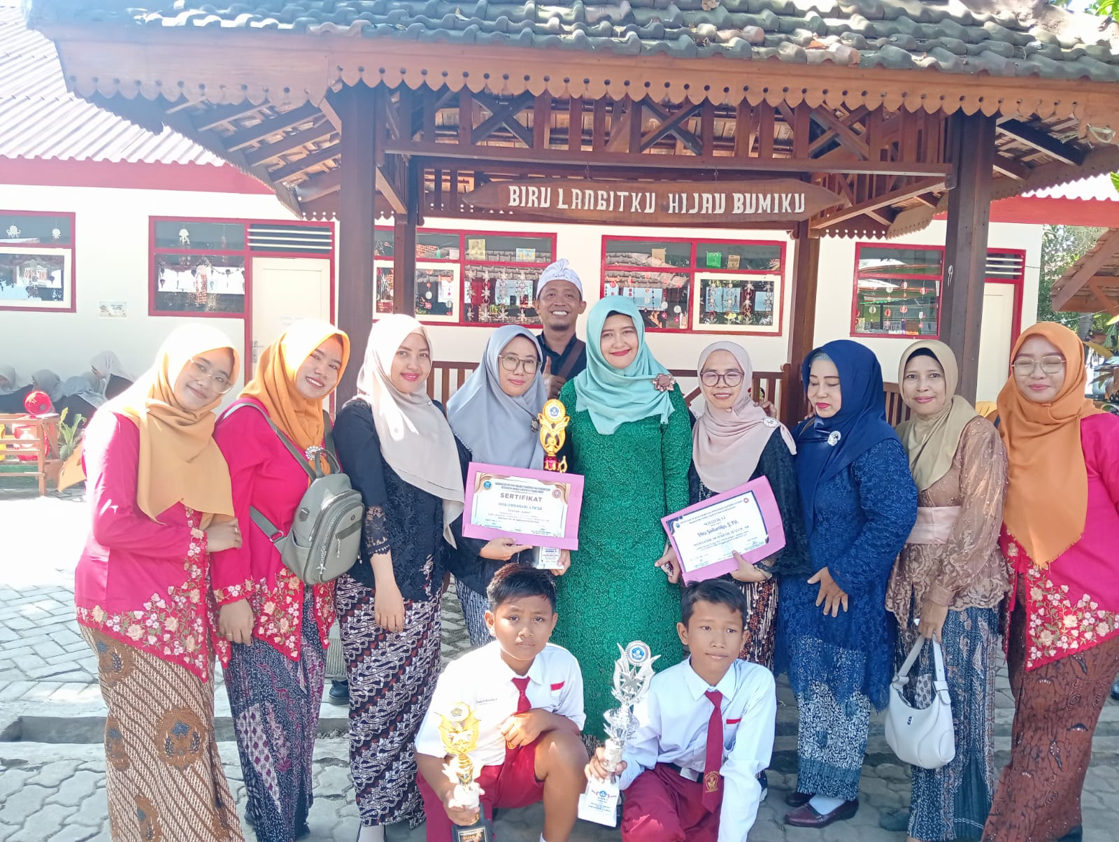 HARDIKNAS Berkah Bagi SDN Tamansari 2 Dringu, Borong Juara di Berbagai Lomba