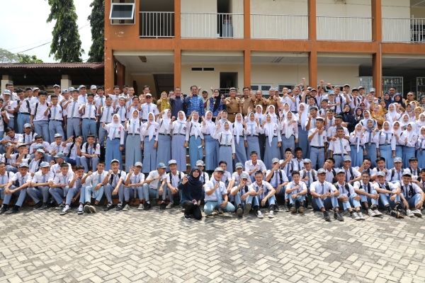 Wagub Jihan Sambangi SMANO Metro, Dukung Pendidikan Atlet Lampung