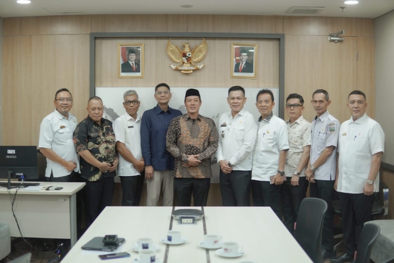 Bupati Dedi Irawan Lobi Kemendag, Usulkan Peningkatan Infrastruktur Pasar Rakyat Pesisir Barat