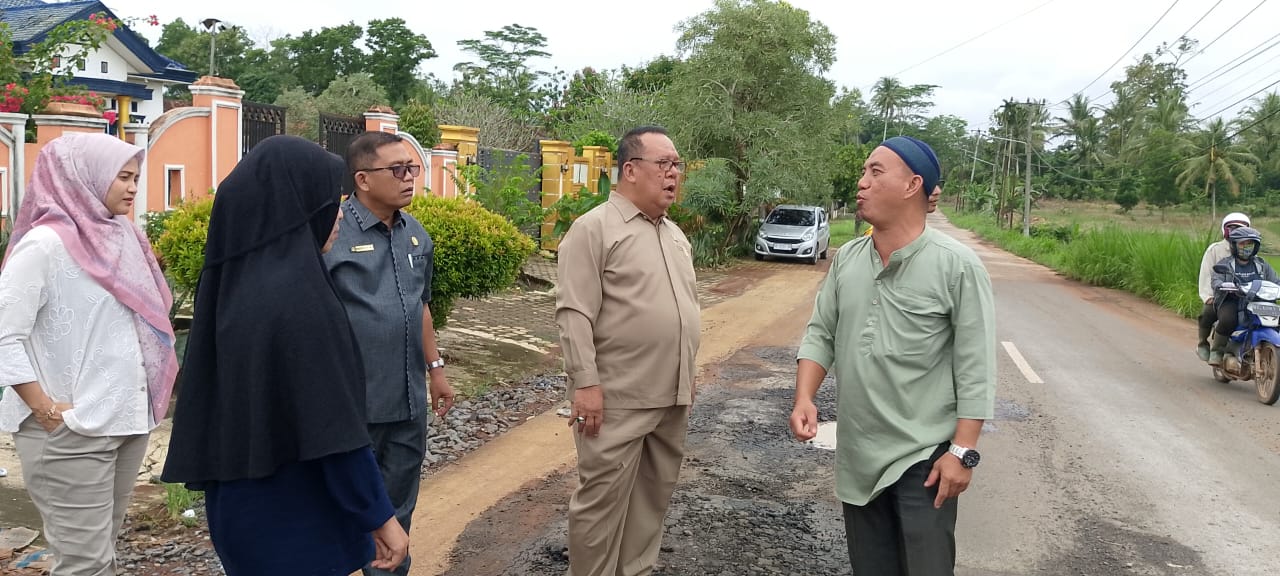 Jalan Sukadana-Bumi Nabung Hancur Lagi, Komisi III DPRD Lamtim Turun Kelapangan