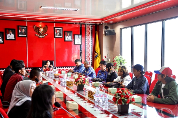 Muralis Bandar Lampung Dapat Kejutan Umrah dari Wali Kota Eva Dwiana