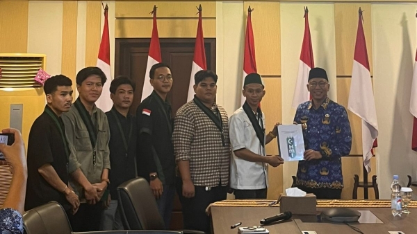 HMI Unras Kantor Gubernur, Tagih Komitmen 102 Hari Kerja