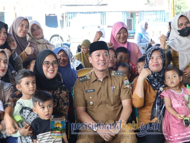 Bupati Dedi Irawan Kawal Ketat Vaksinasi Massal di Pesisir Barat