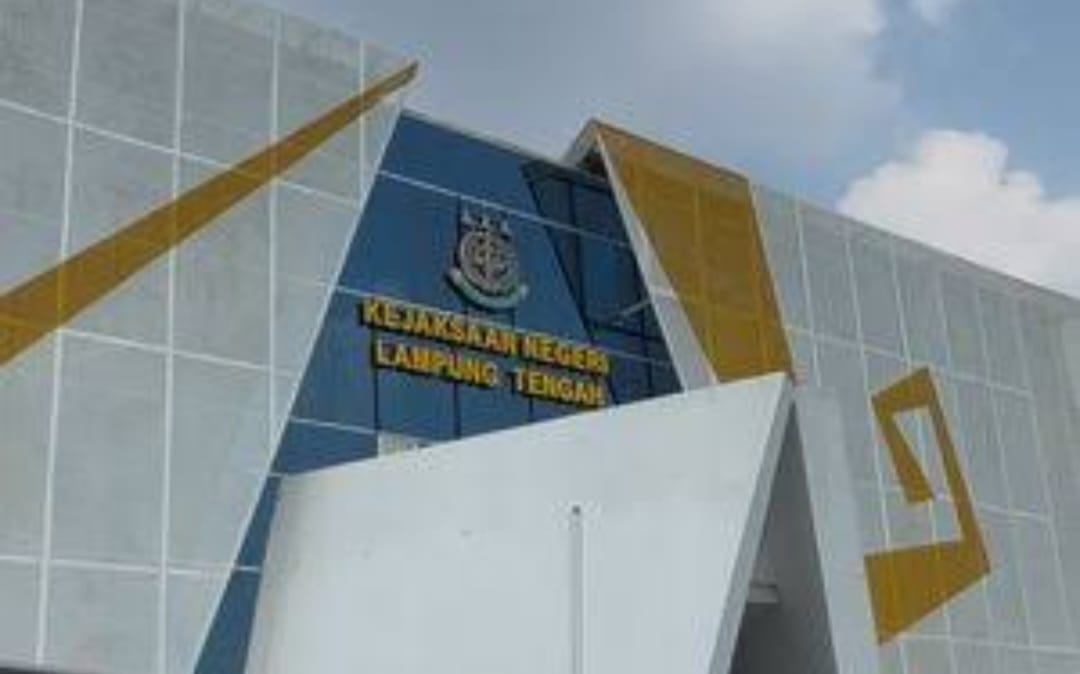 Usut Tuntas Korupsi Chromebook dan Jalan, KAMPUD Sambangi Kejari Lampung Tengah