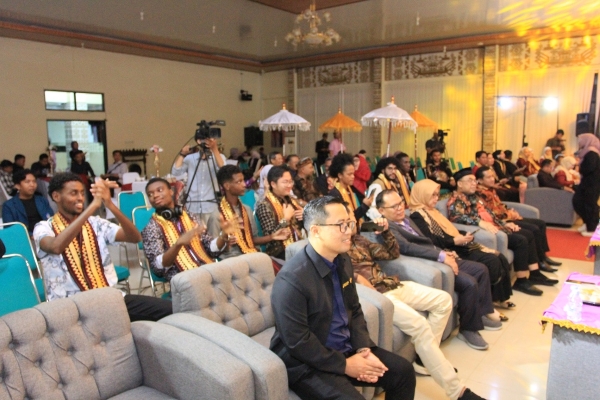 Summer Camp FKIP Unila Satukan 19 Mahasiswa Asing, Kenalkan Lampung ke Dunia