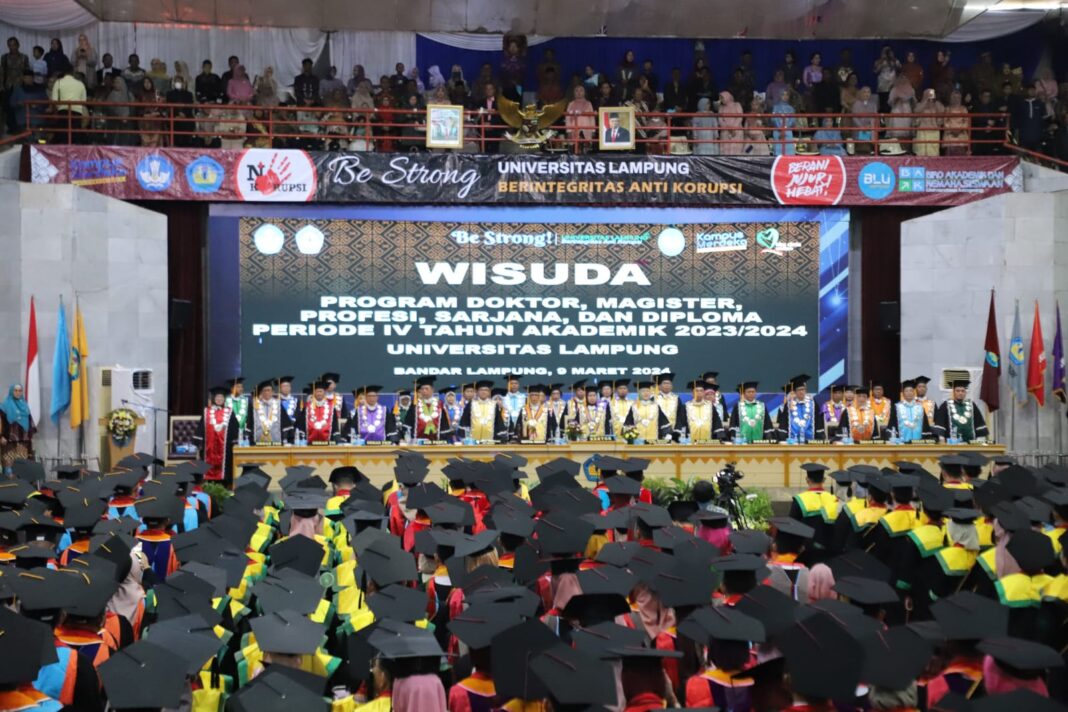 Unila Mewisuda 1.022 Mahasiswa Periode IV Tahun Akademik 2023/2024