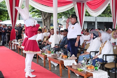 Gubernur Arinal Lepas Kirab Marching Band dan Karnaval Pawai Kendaraan Hias HUT ke-60