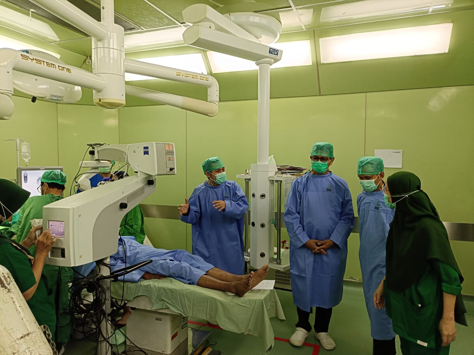 Kemensos Gelar Operasi Katarak Massal di Palembang