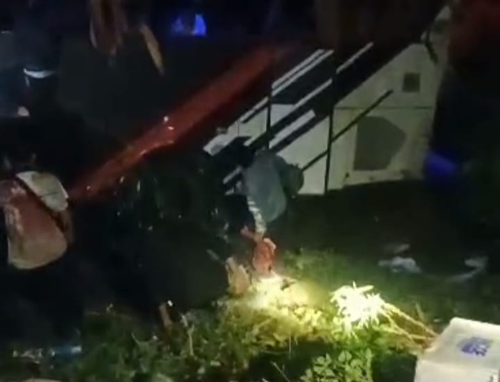 Bus Pariwisata MIN 1 Krui Jatuh ke Jurang Sedayu Tanggamus