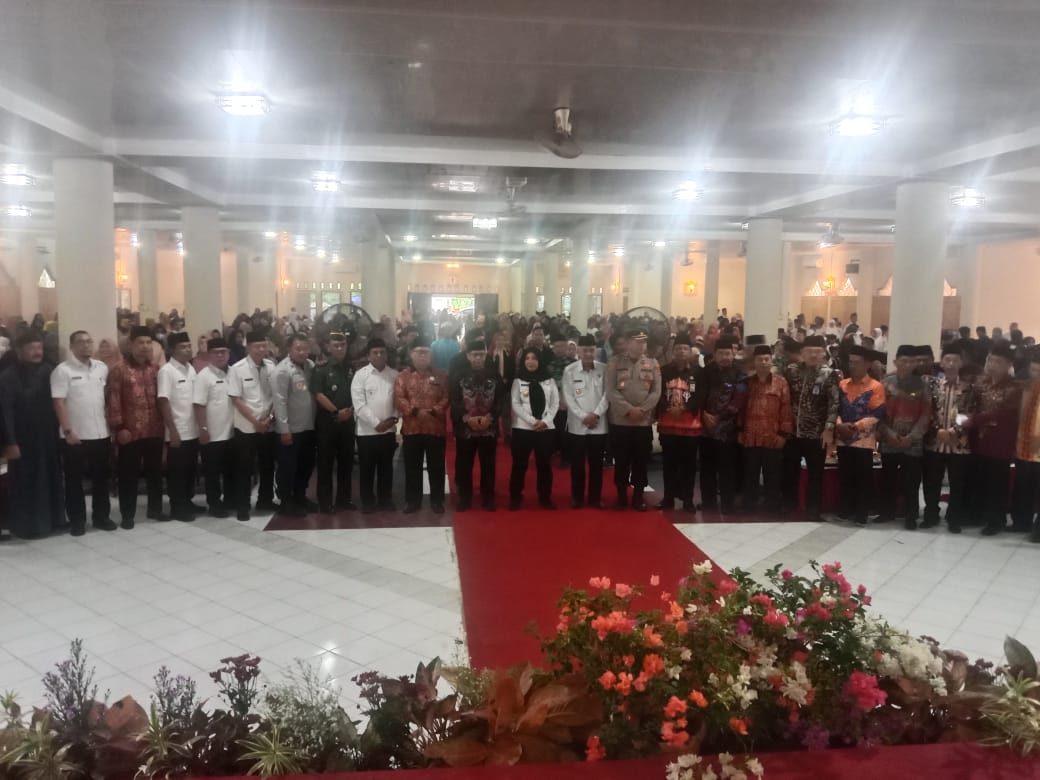 Wali Kota Bandarlampung Eva Dwiana Hadiri Wisuda Akbar Santri TPQ