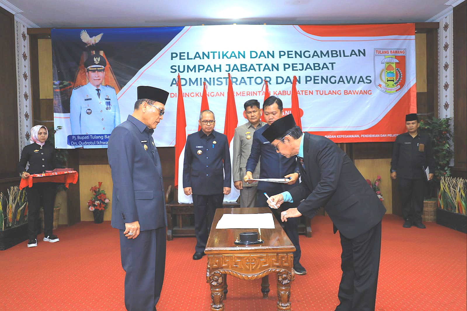 Pj Bupati Tulang Bawang Lantik 53 Pejabat Baru