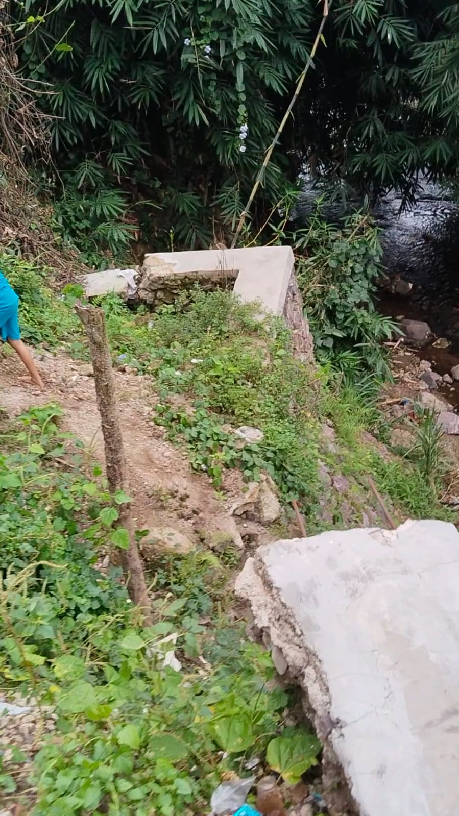 Ratusan Juta Terbuang: Tanggul Baru di Bandarlampung Langsung Retak