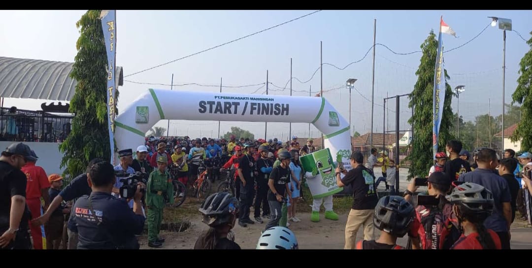 PT PSMI Ajak Ratusan Warga Gowes Seru di Lapangan Manunggal Jagat Negara Batin