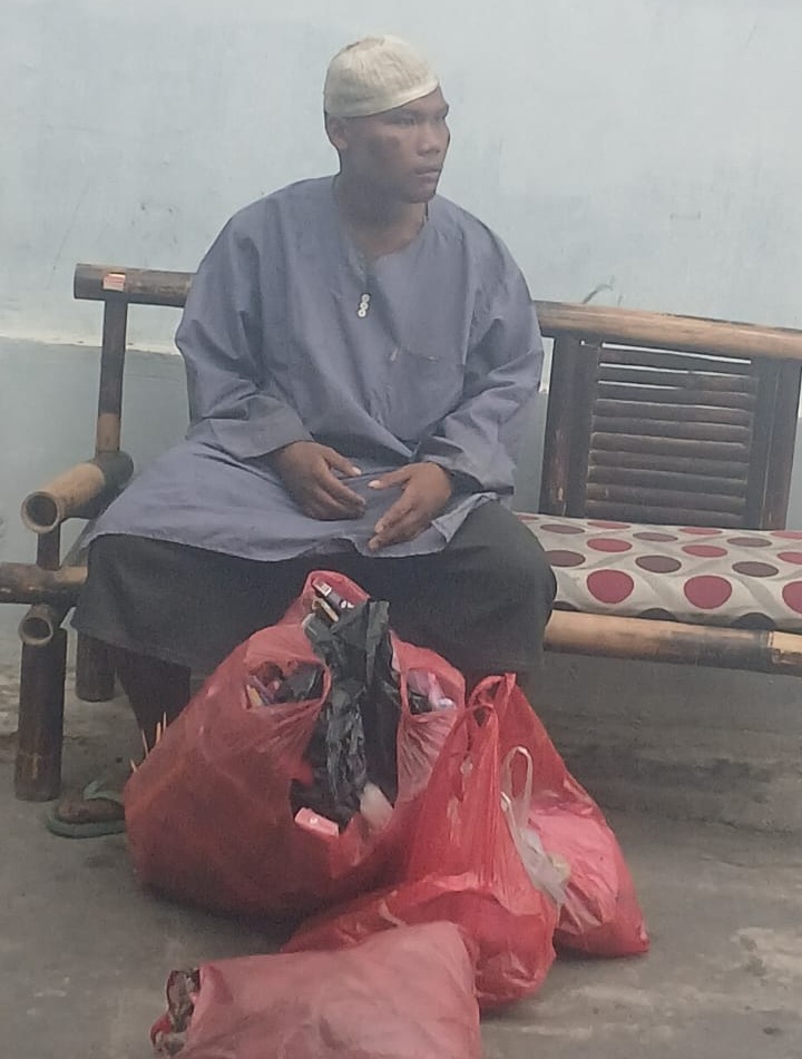 Warga Resah, Pemuda Diduga ODGJ Berkeliaran Bawa Kantong Plastik Misterius di Sukarame 2