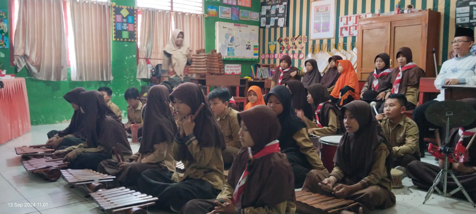 MIN 1 Bandarlampung Lestarikan Gamolan Lampung, Padukan Seni dan Nilai Pancasila