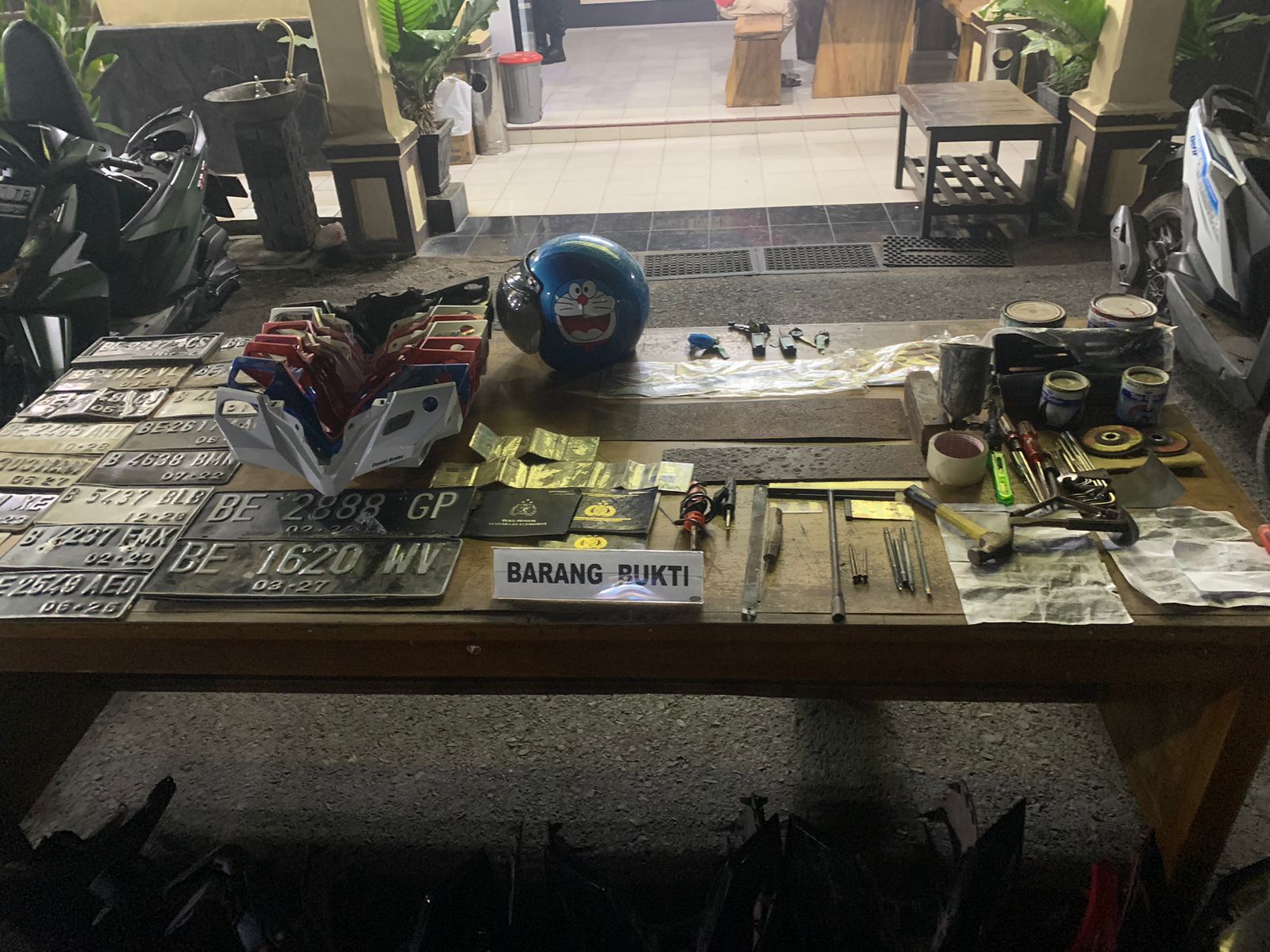 Sindikat Pemalsu Nomor Mesin Motor Dibongkar, Helm Doraemon Jadi Petunjuk Krusial