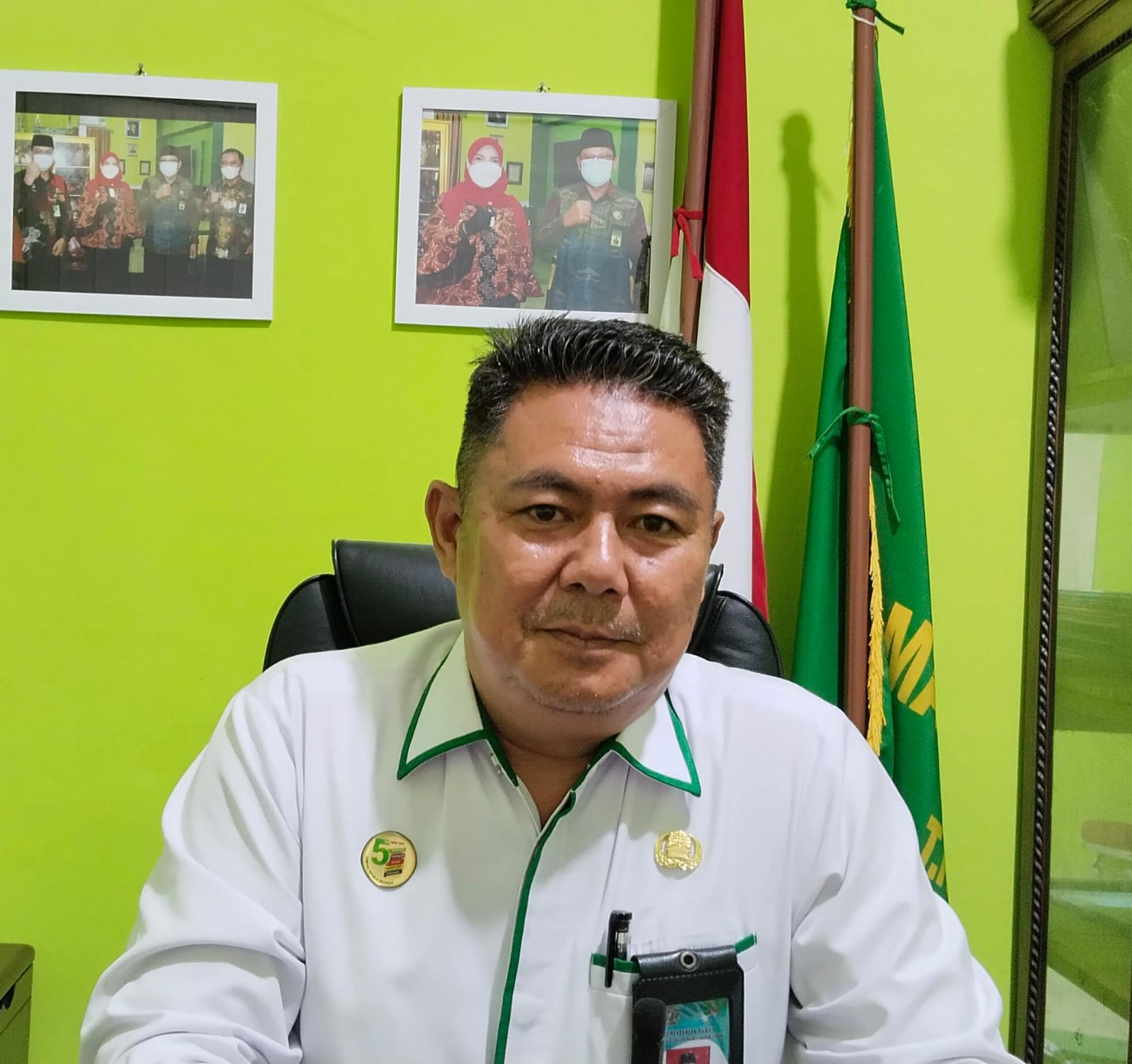 Guru Jadi Petugas Upacara, MTsN 1 Bandar Lampung Rayakan Hari Guru dengan Meriah