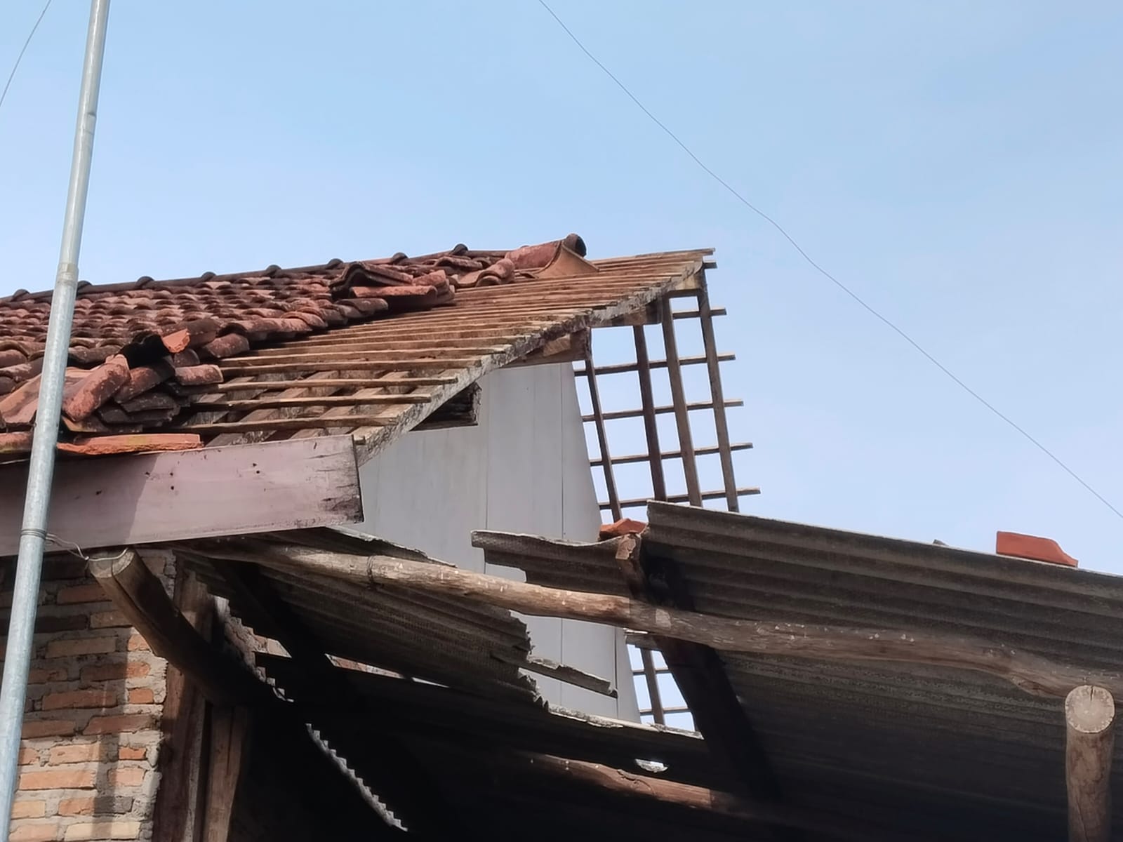 Puluhan Rumah di Menggala Tengah Rusak Parah Diterjang Angin Puting Beliung