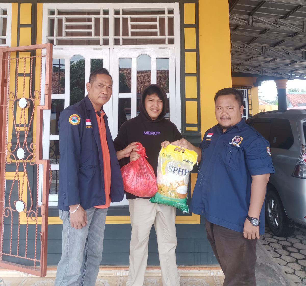 AWPI Tulang Bawang Berbagi Kebaikan, Bagikan Sembako untuk Masyarakat Kurang Mampu