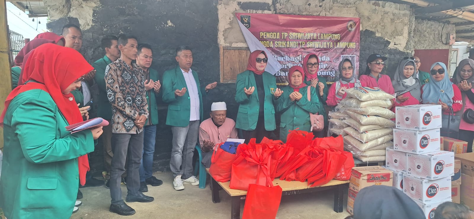 TP Sriwijaya dan Srikandi Ulurkan Tangan untuk Korban Banjir Kota Karang