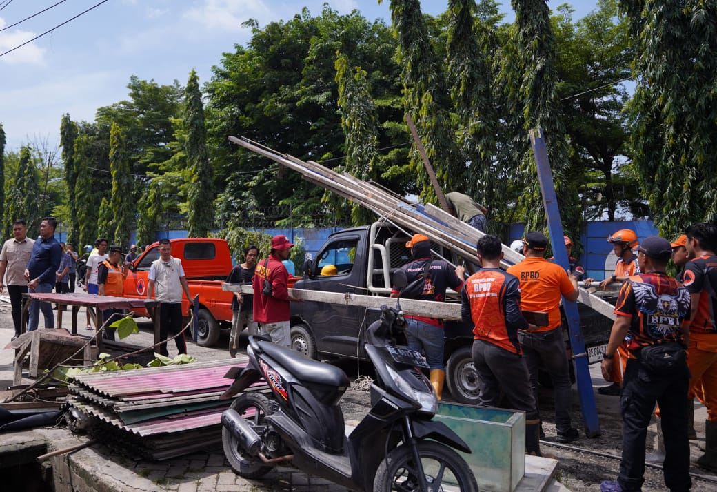 Wali Kota Bandar Lampung Bongkar Saluran Drainase di Panjang