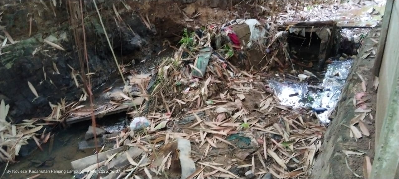 Sungai Dicor Jadi Parkiran, Banjir Bandang Ancam Warga Way Laga Bandar Lampung