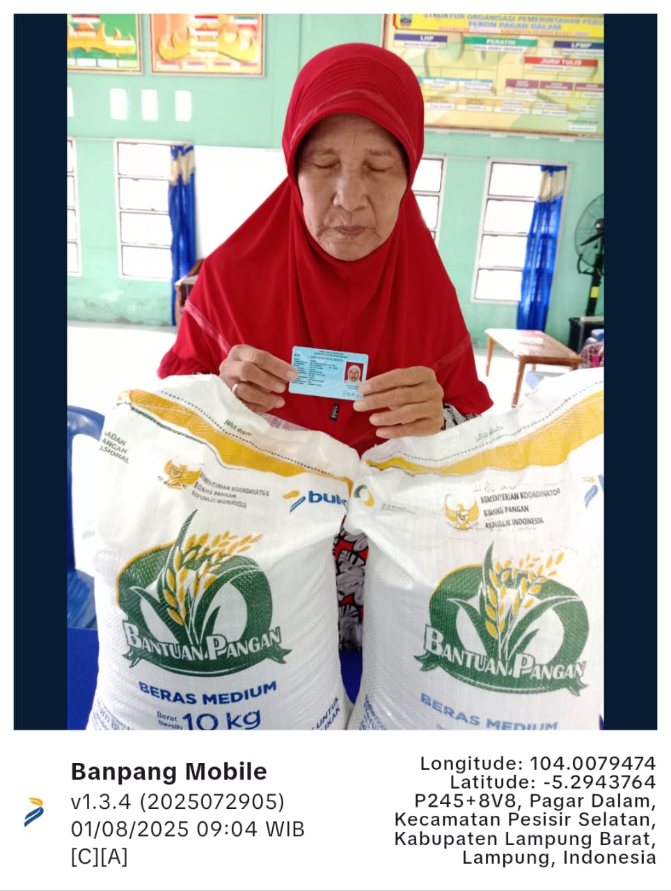 Pemerintah Pekon Pagar Dalam Salurkan Bantuan Beras untuk 33 KPM