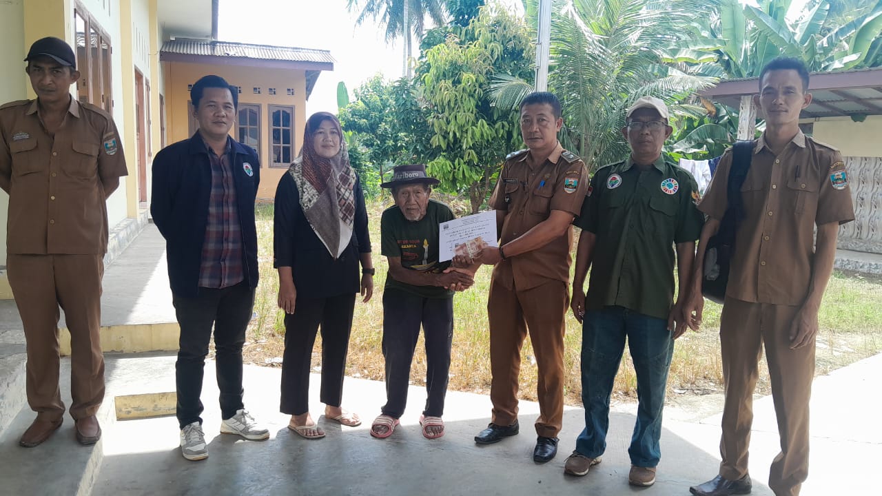 Pekon Gedau Salurkan BLT-DD Tahap 3 Secara Door to Door