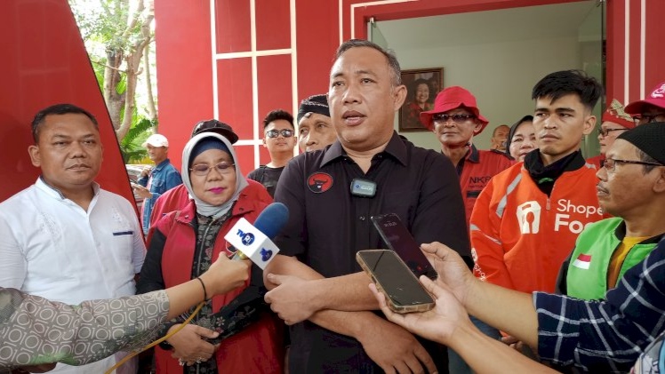 Umar Ahmad Dikawal Ratusan Pendukung Daftar Bakal Calon Gubernur Lampung