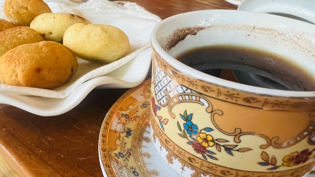 Combro Vs Misro: Untuk Anda yang Mendambakan Bahagia