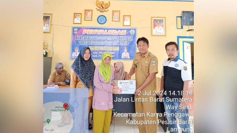 24 KPM di Pasar Pulau Pisang Terima BLT-DD Tahap 2