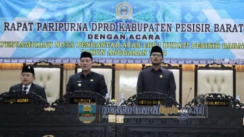 Bupati Pesibar Sampaikan Laporan Pertanggungjawaban 2024 ke DPRD, Soroti Pemulihan Ekonomi dan SDM