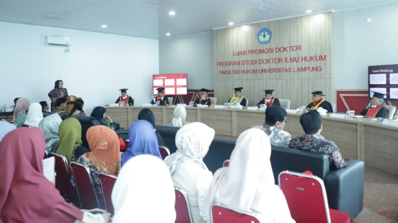 FH Unila Gelar Sidang Terbuka, Yennie Agustin Resmi Sandang Gelar Doktor