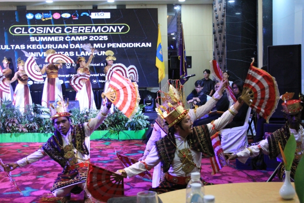 FKIP Unila Tutup Summer Camp 2025, Rayakan Persahabatan Budaya Internasional di Lampung